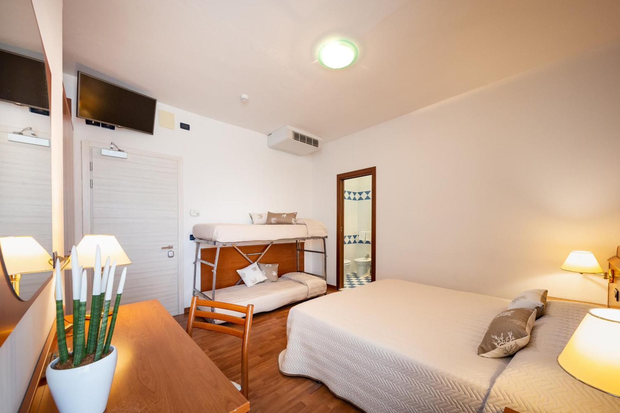 Hotel Delfino Caorle Ngoại thất bức ảnh